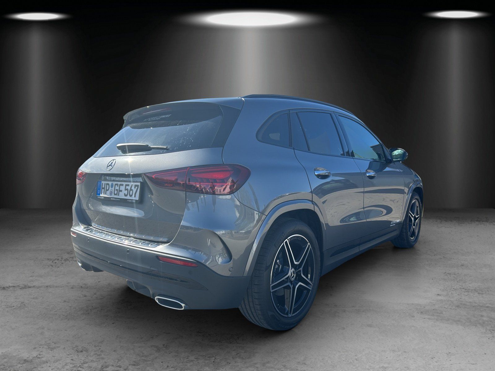 Fahrzeugabbildung Mercedes-Benz GLA 200 d AMG Pano AHK KeyGo DISTRONIC Multibeam