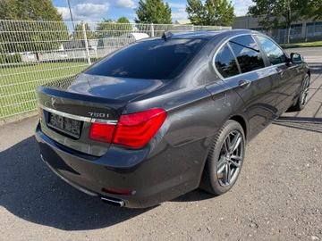 BMW 750 - 2