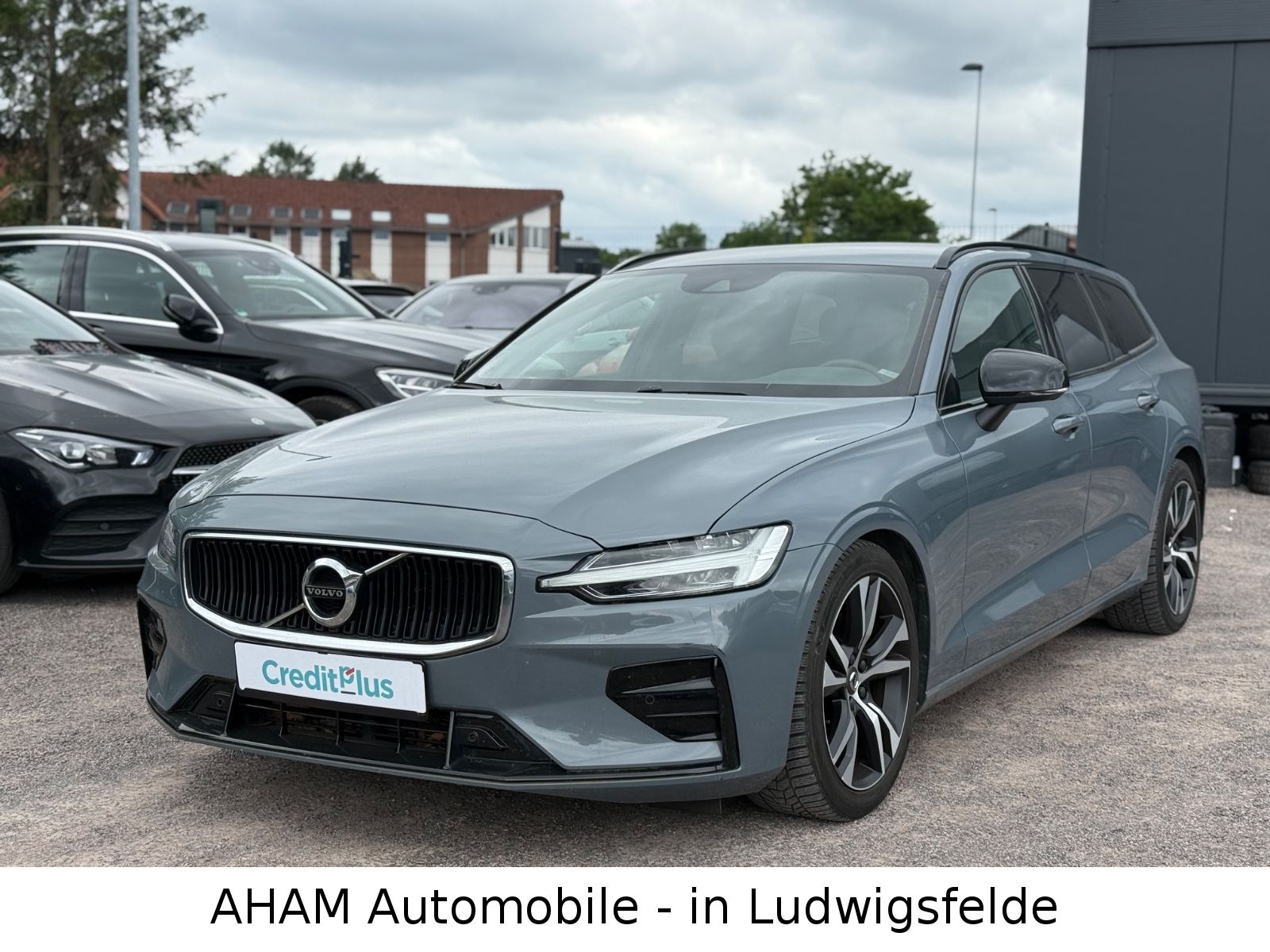 Volvo V60 B4 Kombi R Design|AHK|LED|LEDER|MEM|KAM|LANE