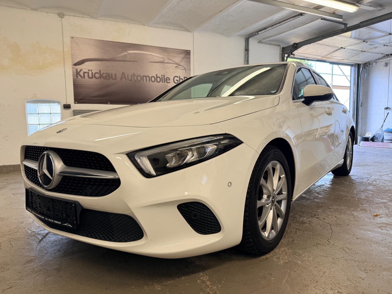 Mercedes-Benz A 200 Aut. T-Leder LED Navi Shz Tempo PDC
