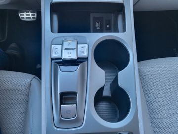Fahrzeugabbildung Hyundai KONA Elektro 64kWh Premium NAVI LEDER SITZP SD