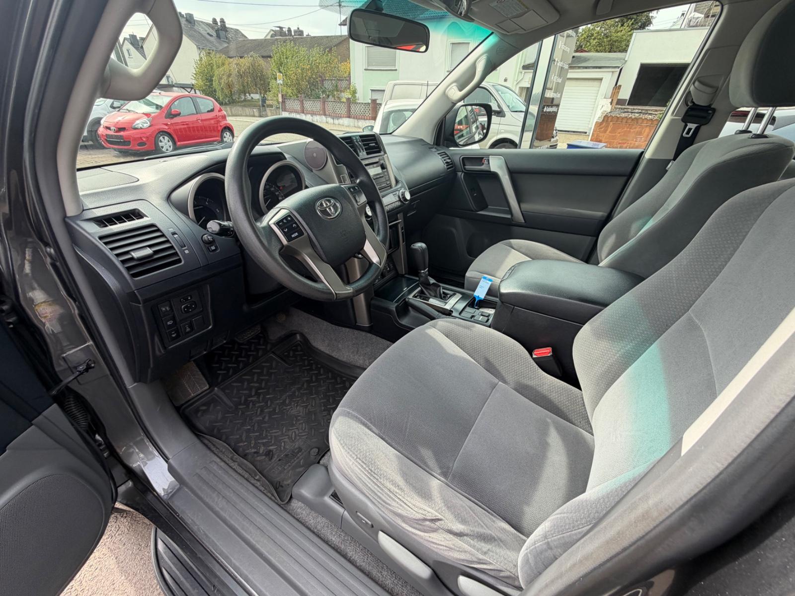 TOYOTA LAND CRUISER 173CH - 4X4 - BVA - PACK SPORT - CARNET D'ENTRETIEN DISPONIBLE