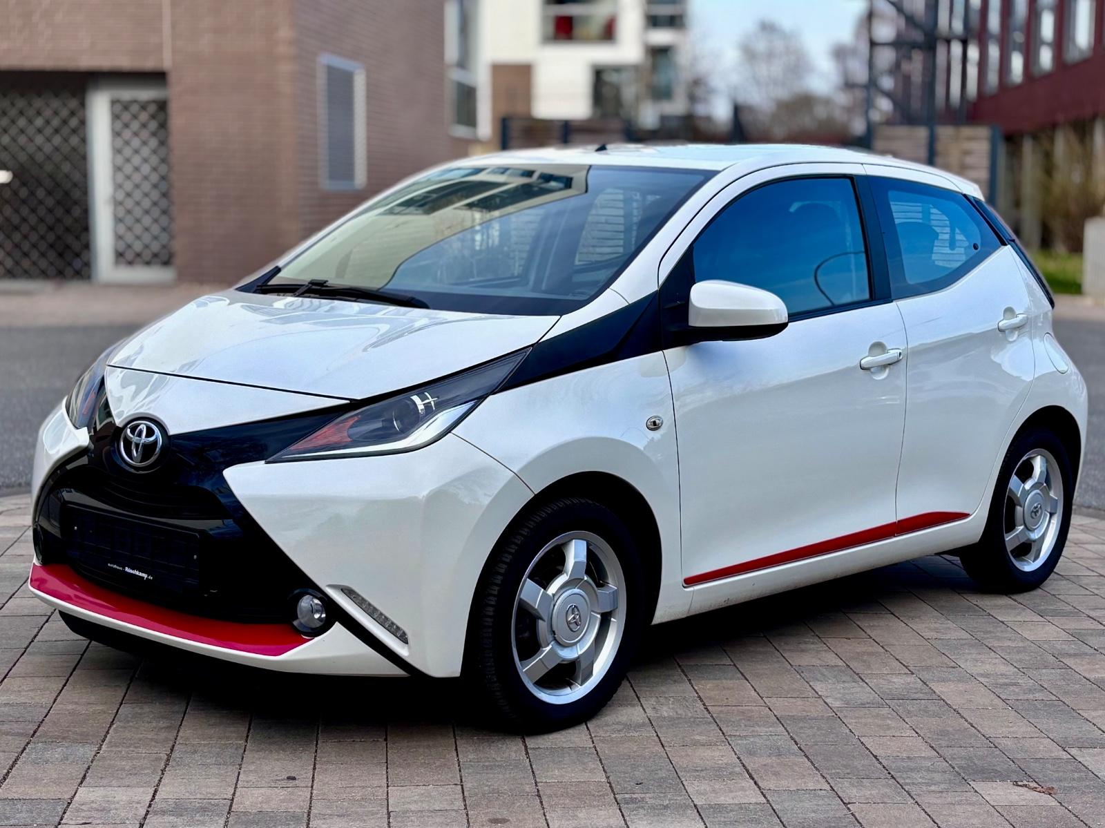 Toyota AYGO x-play touch |LED|Klima|Kamera|TÜV Neu|