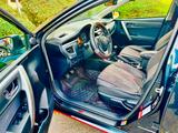 Toyota Corolla 1,6-l-Valvematic Edition Edition - Toyota Corolla mit Benzin-Antrieb: Limousine, 1.6