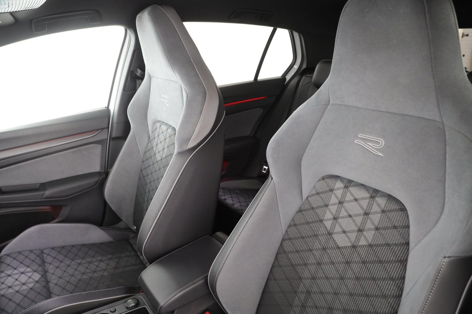 Volkswagen Golf VIII 2.0 TSI DSG R-Line AHK STANDH., миниатюра 12