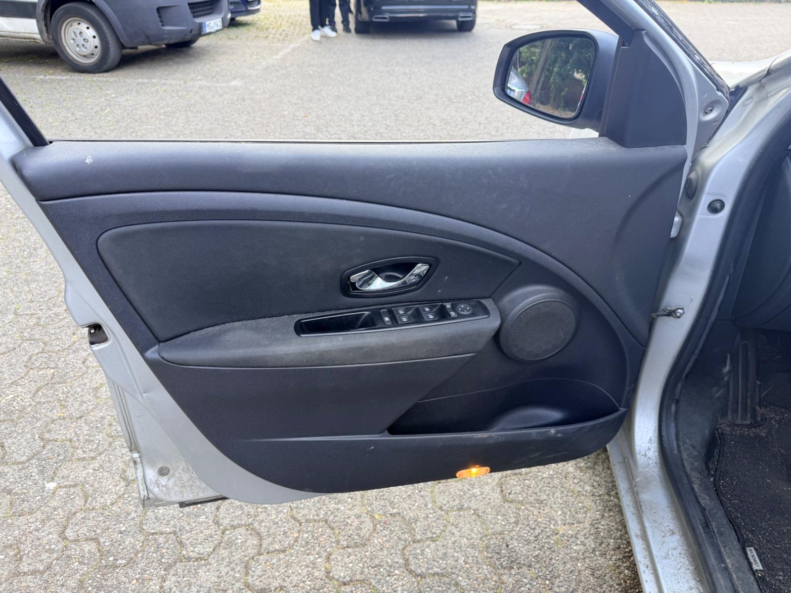 Renault Megane 2012 — photo 7