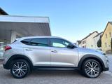 Hyundai Tucson 1,7 Ltr 2WD Navi Klima Kamera AHK Tüv NEU - Hyundai TUCSON: 2.7