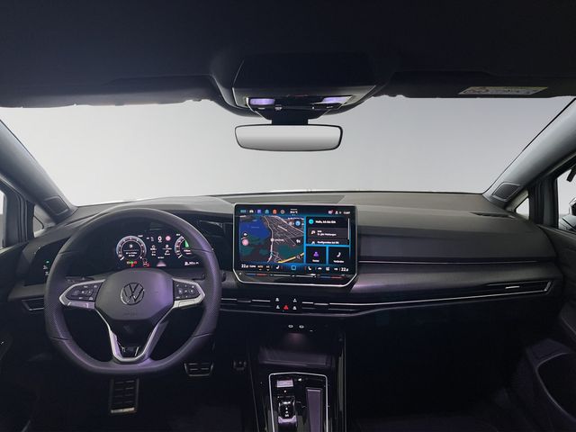 Golf VIII R-Line 1.5 eTSI DSG