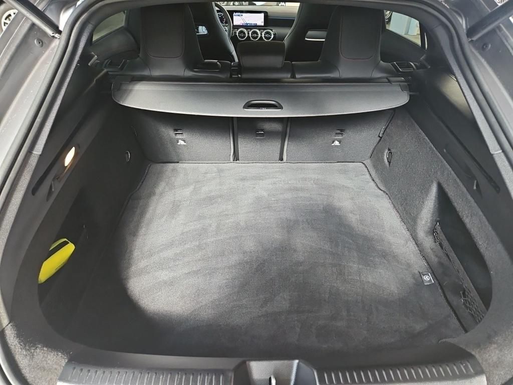 Fahrzeugabbildung Mercedes-Benz CLA 200 SB AMG AHK Pano LED SHZ Ambie. 360° ACC