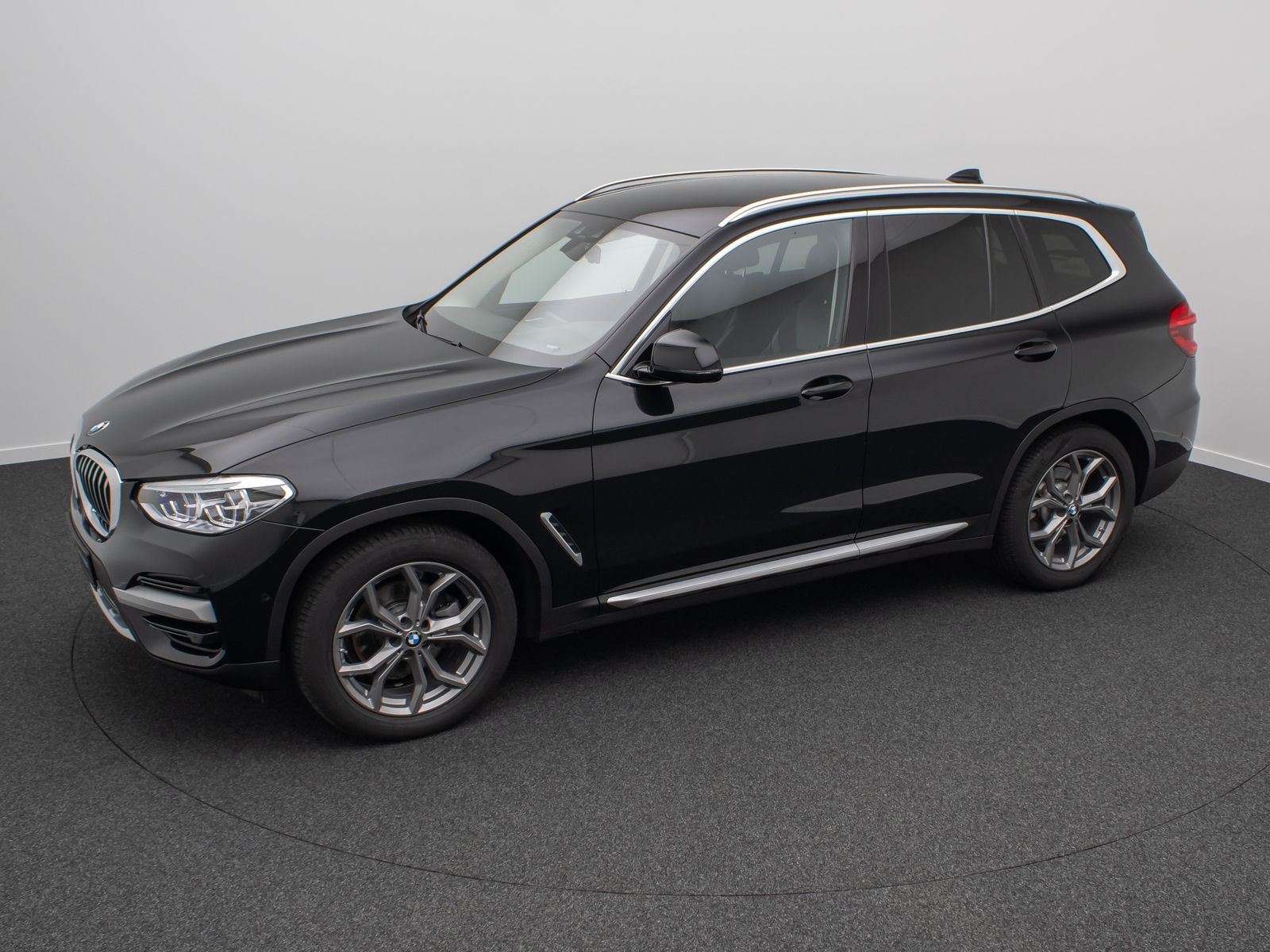 Fahrzeugabbildung BMW X3 xD20d xLine Kamera HUD DAB Alarm Komfort 19"