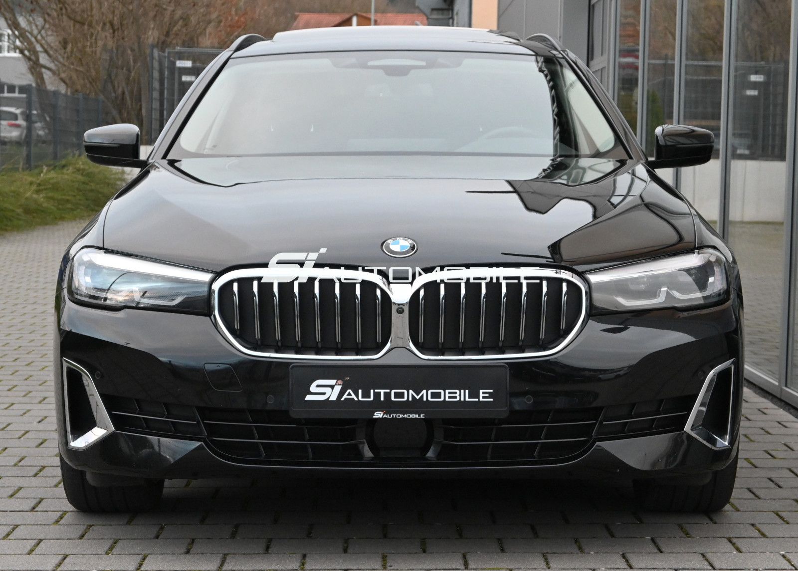 Fahrzeugabbildung BMW 530d xDr. Touring  Luxury °ACC°AHK°STHZ°360°KAM°