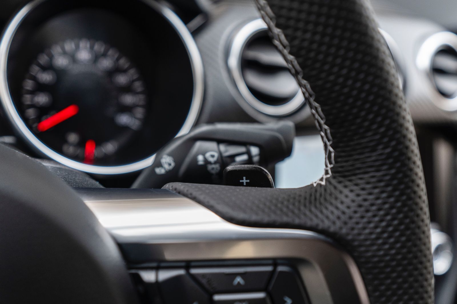 Fahrzeugabbildung Ford Mustang 2,3L Ecoboost LED KAM TOTW SZH ALC