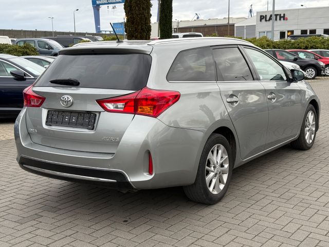 Toyota Auris  Touring Sports Life+