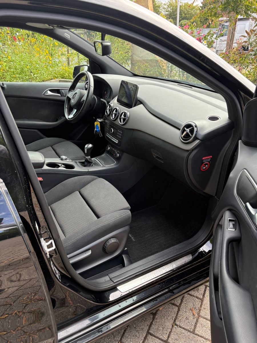 Photo 6 of MERCEDES-BENZ B 180