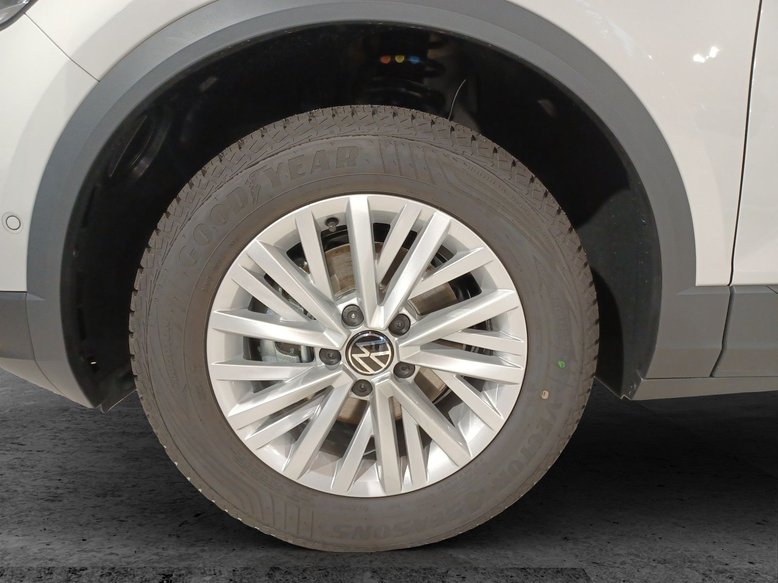 Fahrzeugabbildung Volkswagen T-Roc Life TSI