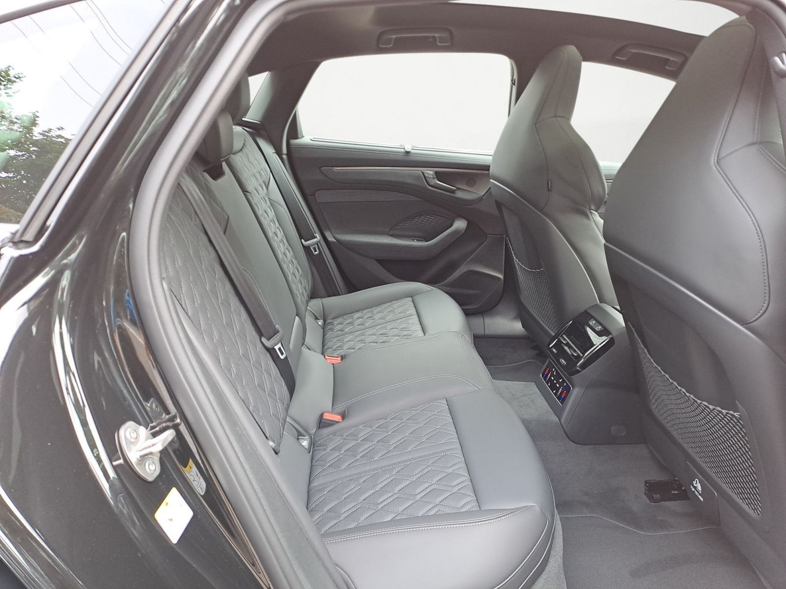 Audi A6 - Bild 13