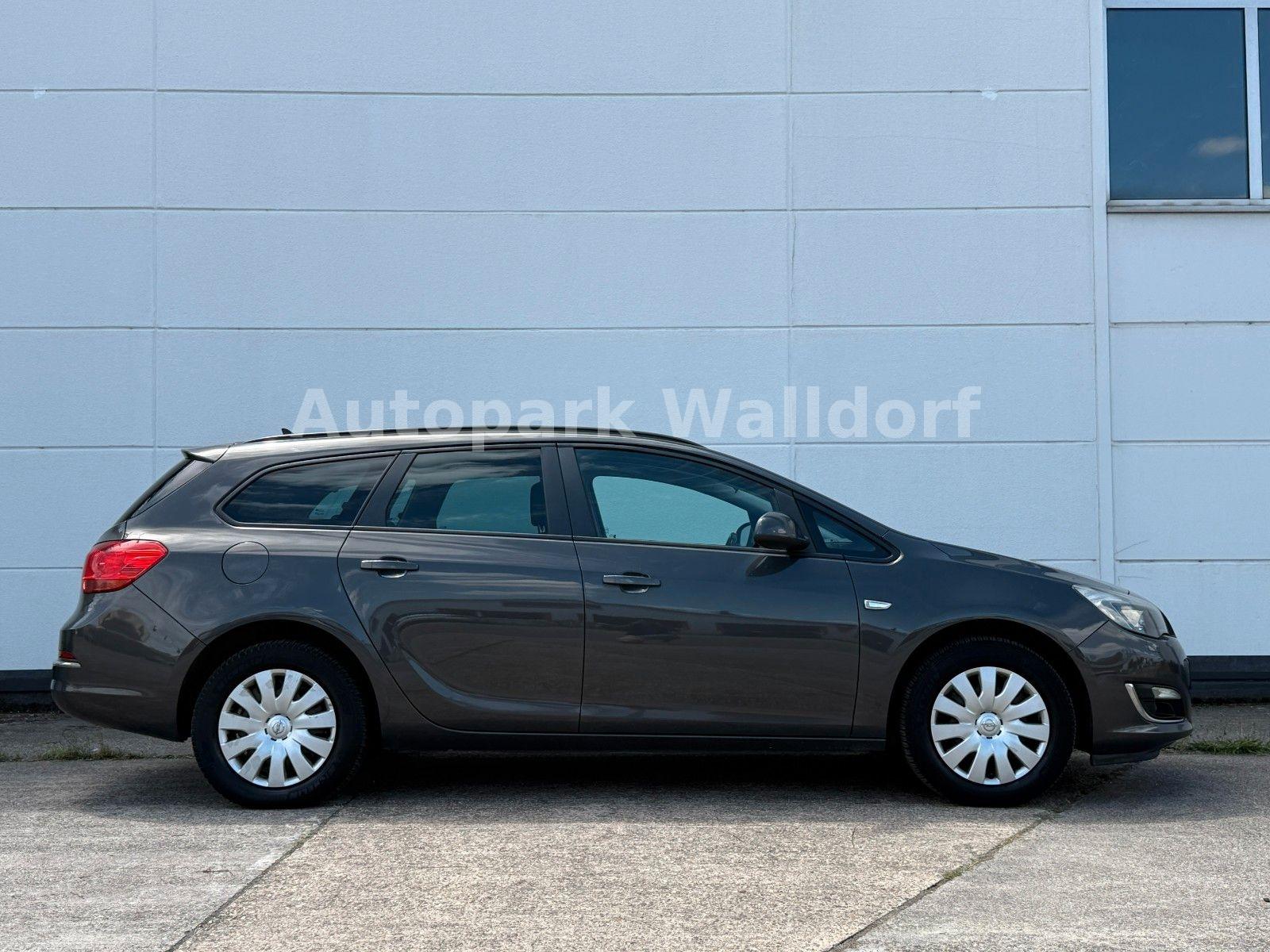 Opel Astra 2013 — photo 9