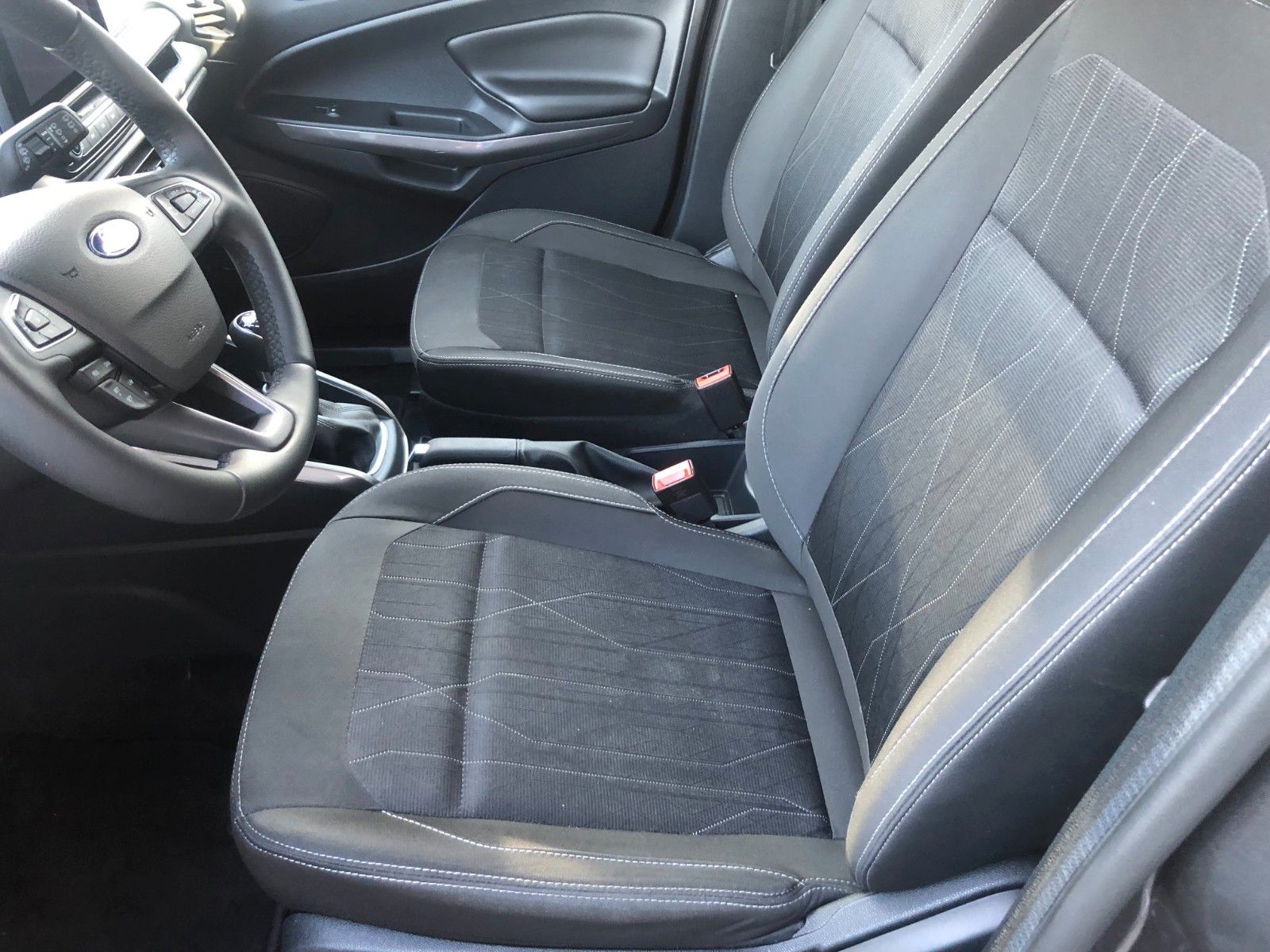 Fahrzeugabbildung Ford EcoSport Cool & Connect