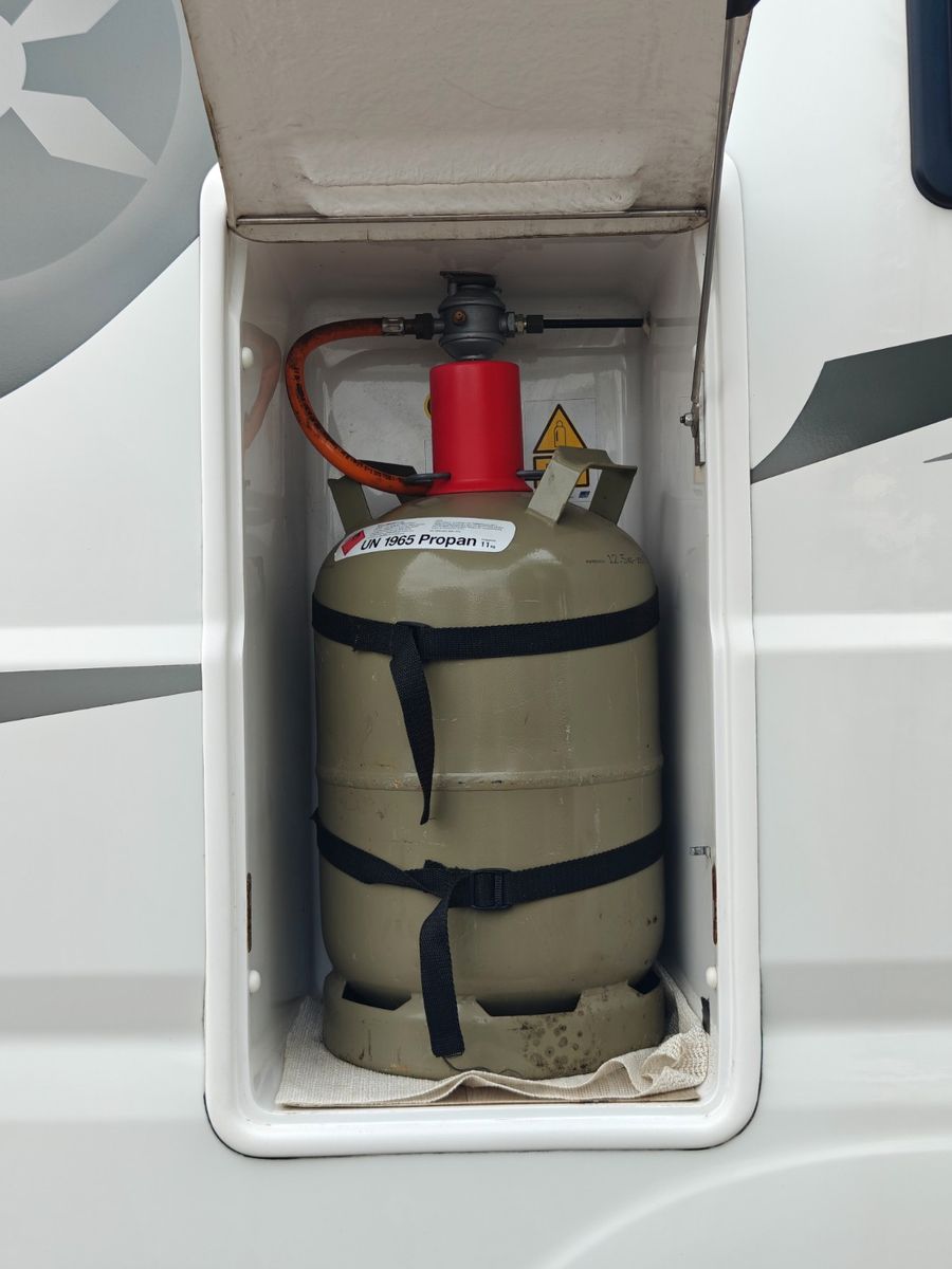 Fahrzeugabbildung Karmann Dexter 550 - Hubdach, Autom., Markise, Lithium -