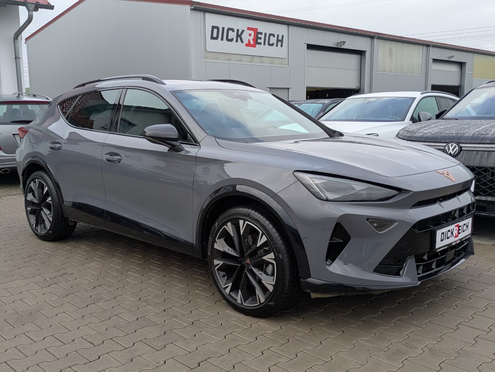 Fahrzeugabbildung CUPRA Formentor 1.5 eTSI PANO*MATRIX*SENNH.*DINAM*360°