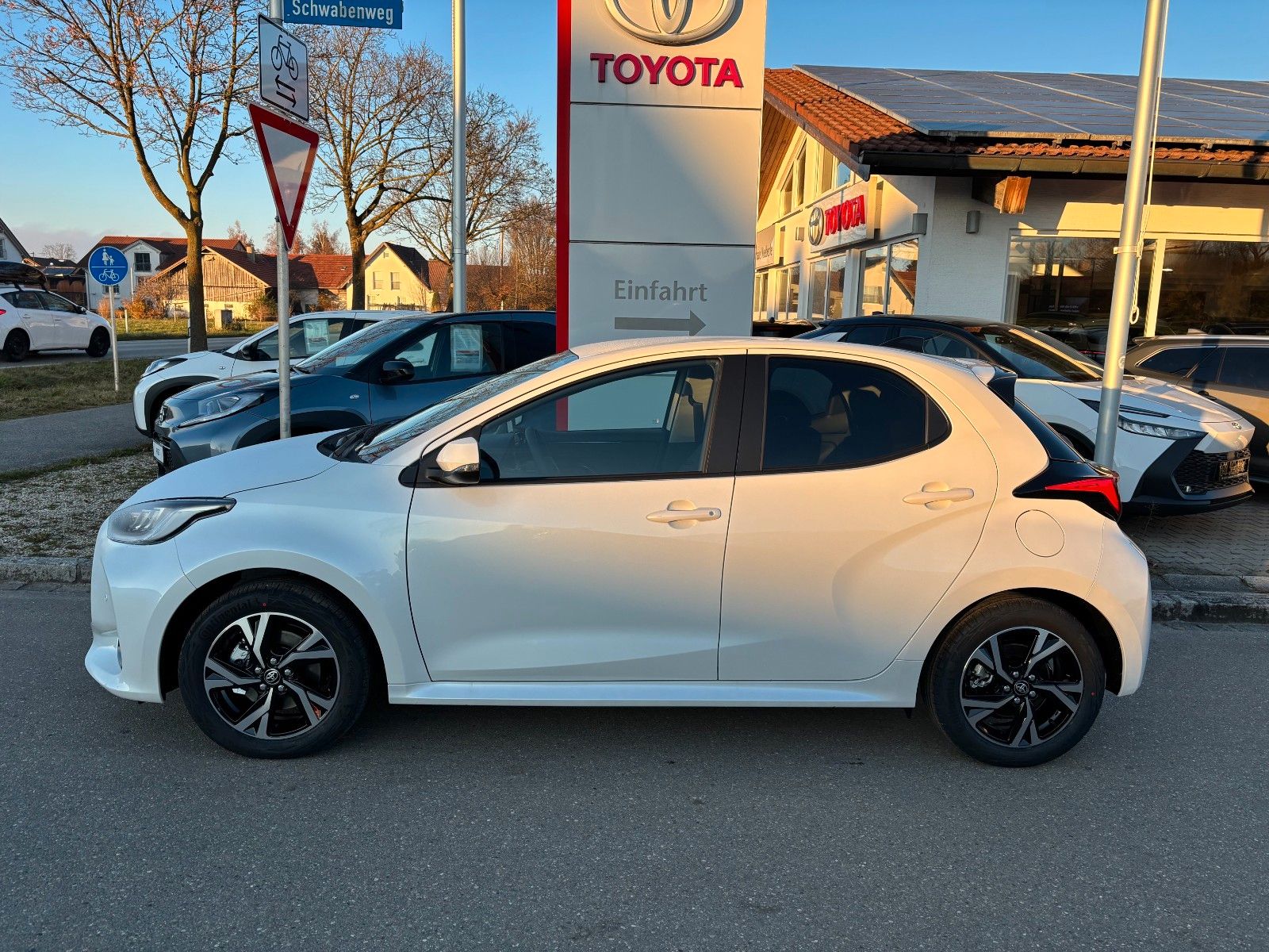 Toyota Yaris Hybrid Teamplayer *Safety&Comfort-Pak* imagem 3