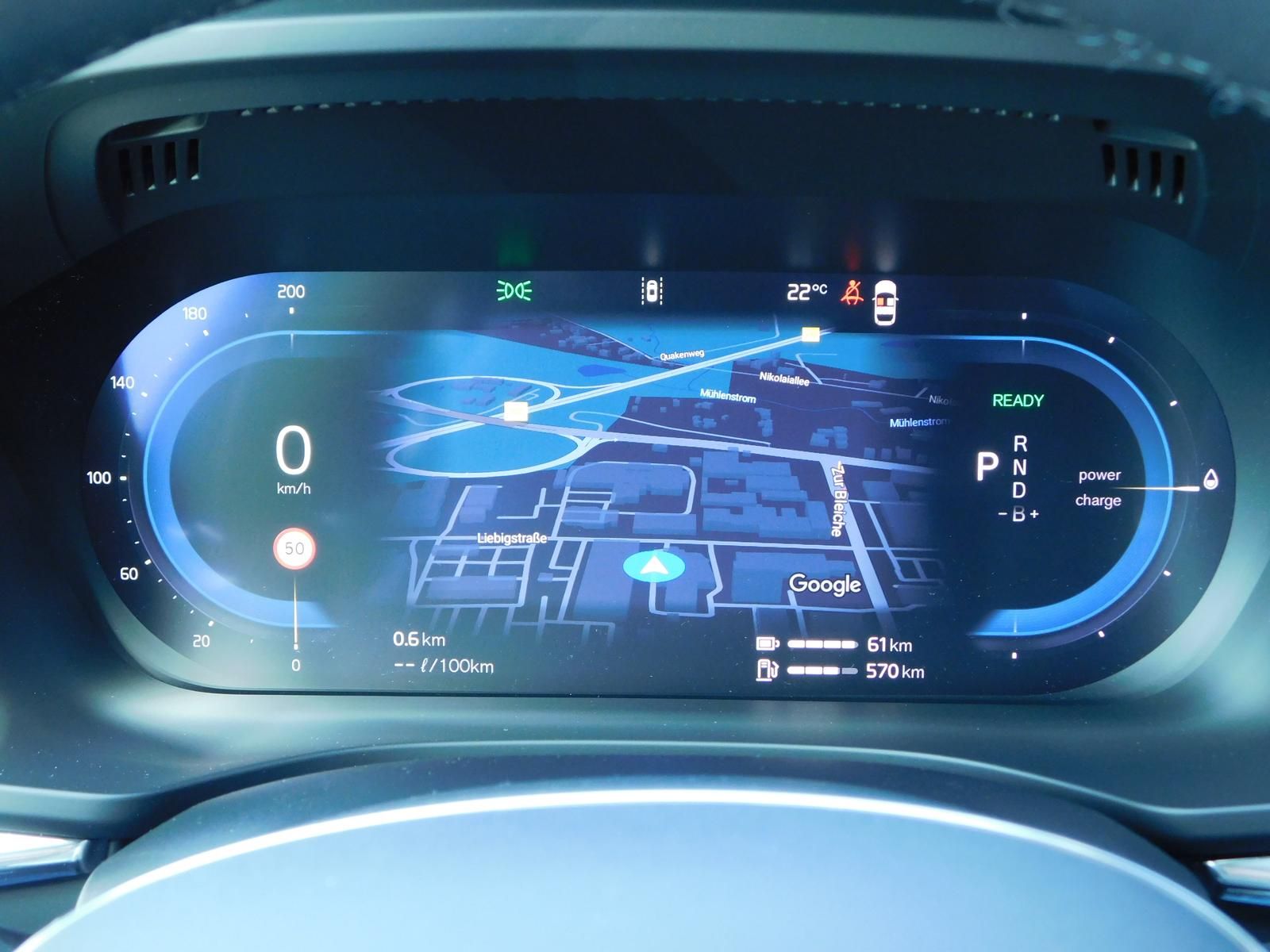 Fahrzeugabbildung Volvo XC6T8 Plus Black Edition Plug-In Hybrid AWD