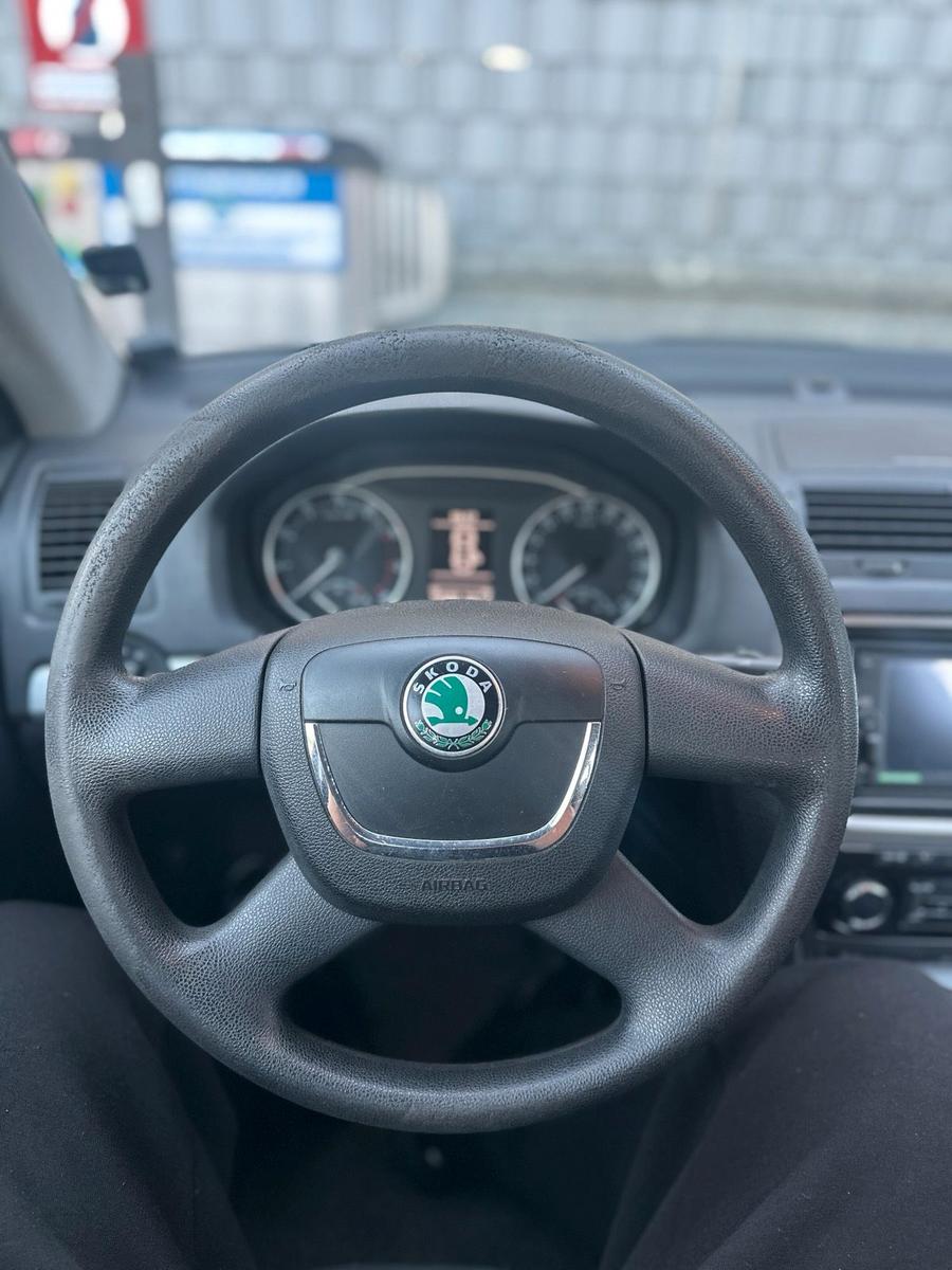 Skoda Octavia 2011 — photo 11