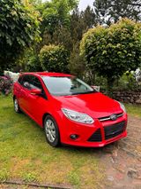 Ford Focus 2.0 tdi 140ps Automatik - Ford Focus aus 2012 mit Diesel-Antrieb: Kombi