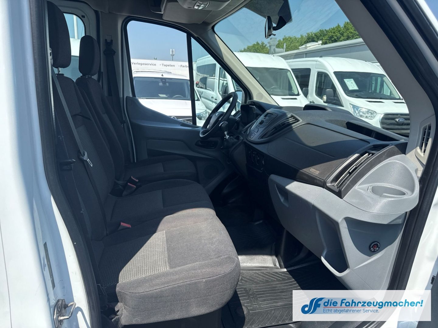 Fahrzeugabbildung Ford Transit Pritsche 310 L2 Doppelkabine AHK Tel.-Vo