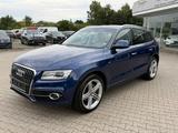 Audi Q5 2.0 TDI S-LINE/PANORAM./LED/NAVI/AHK - blaue Audi Q5