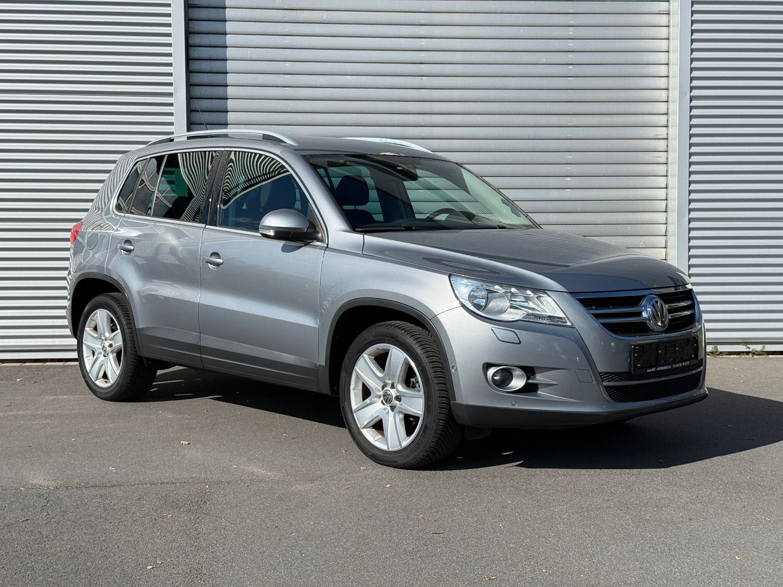 Fahrzeugabbildung Volkswagen Tiguan Team AHK Ambiente-Paket GRA SHZ PDC
