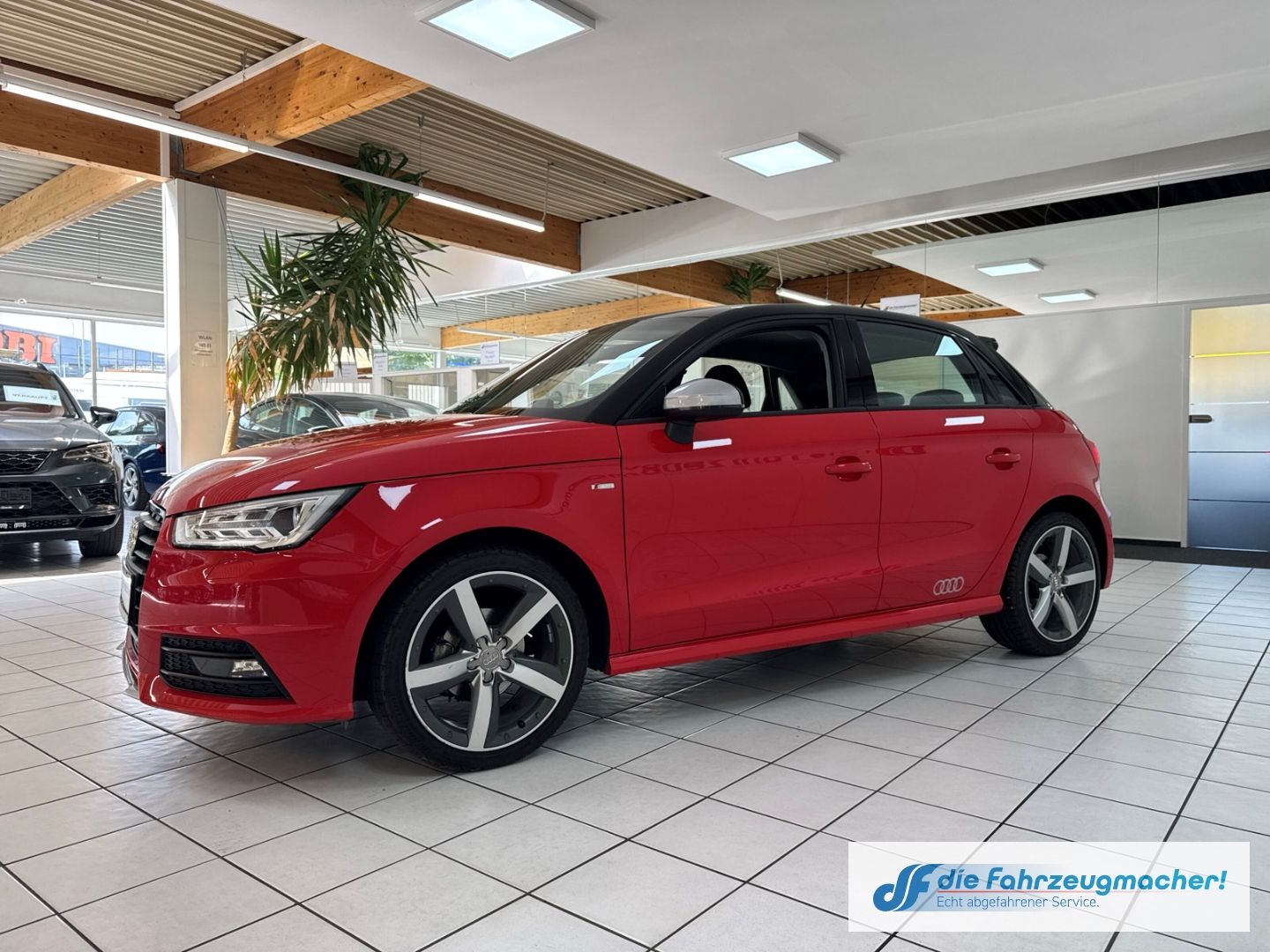Fahrzeugabbildung Audi A1 Sportback 1.0 TFSI S line Navi Bi-Xenon Klima