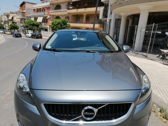 Volvo V40 D4 R-design Kinetic