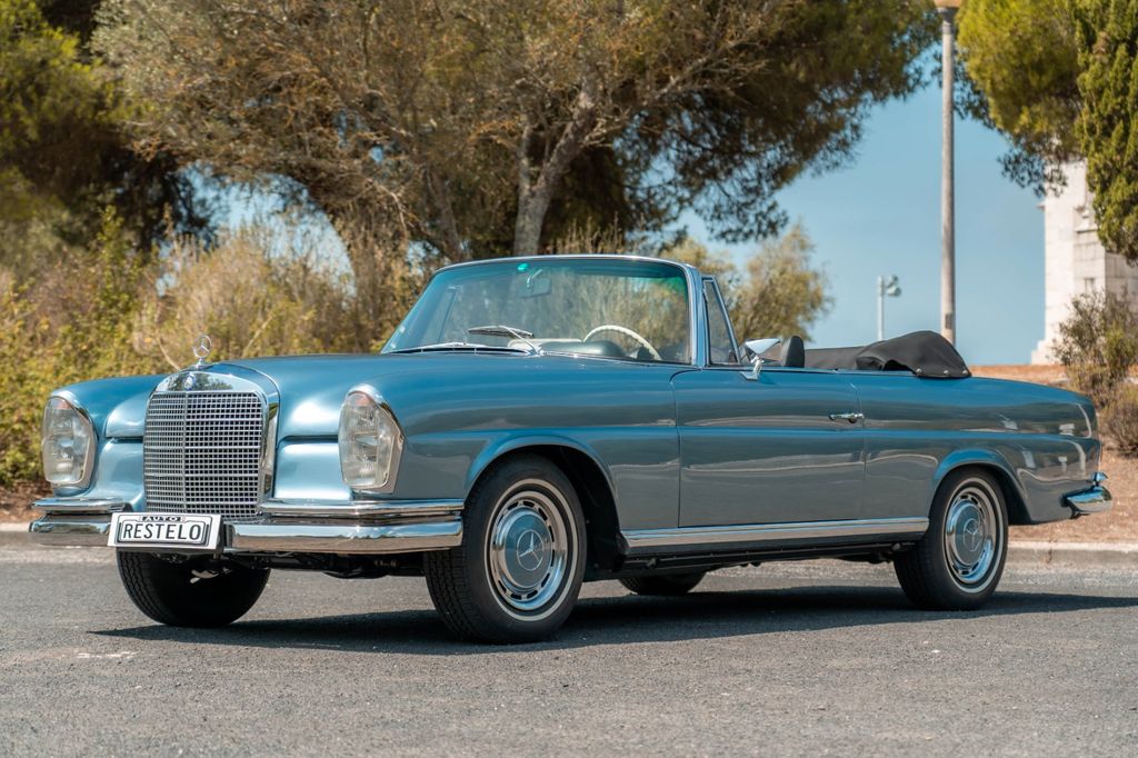 Mercedes-Benz 280