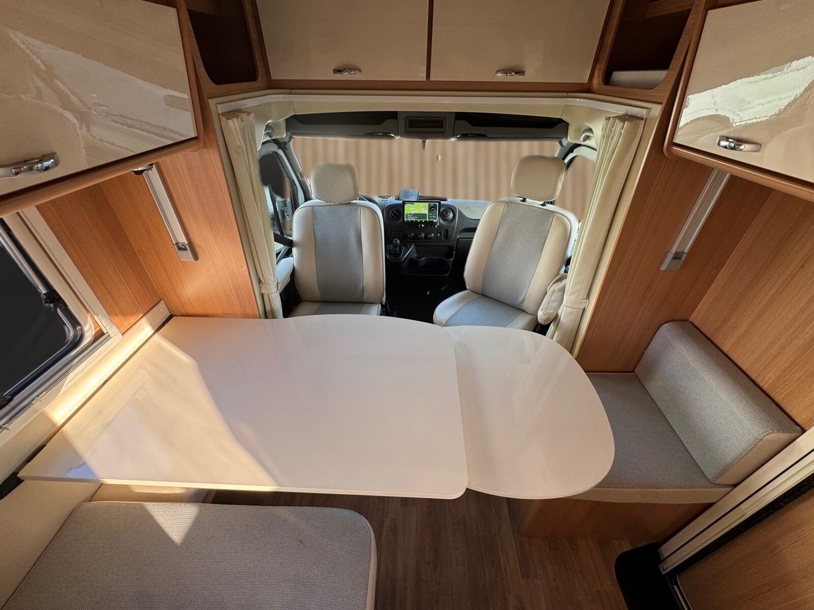 Fahrzeugabbildung Ahorn Camp T 680 Plus Rückfahrkamera, Markise, TV