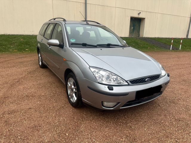 Ford Focus Ghia/ 1.6L/ TÜV NEU 11/26