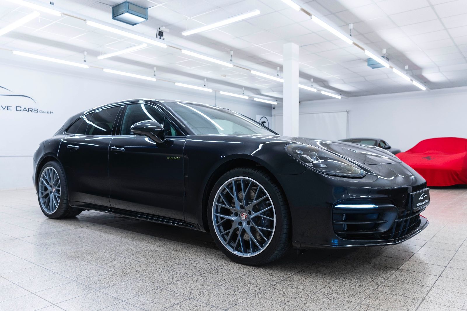 Fahrzeugabbildung Porsche Panamera Sport Turismo 4 E-Hybrid BOSE 360° LED