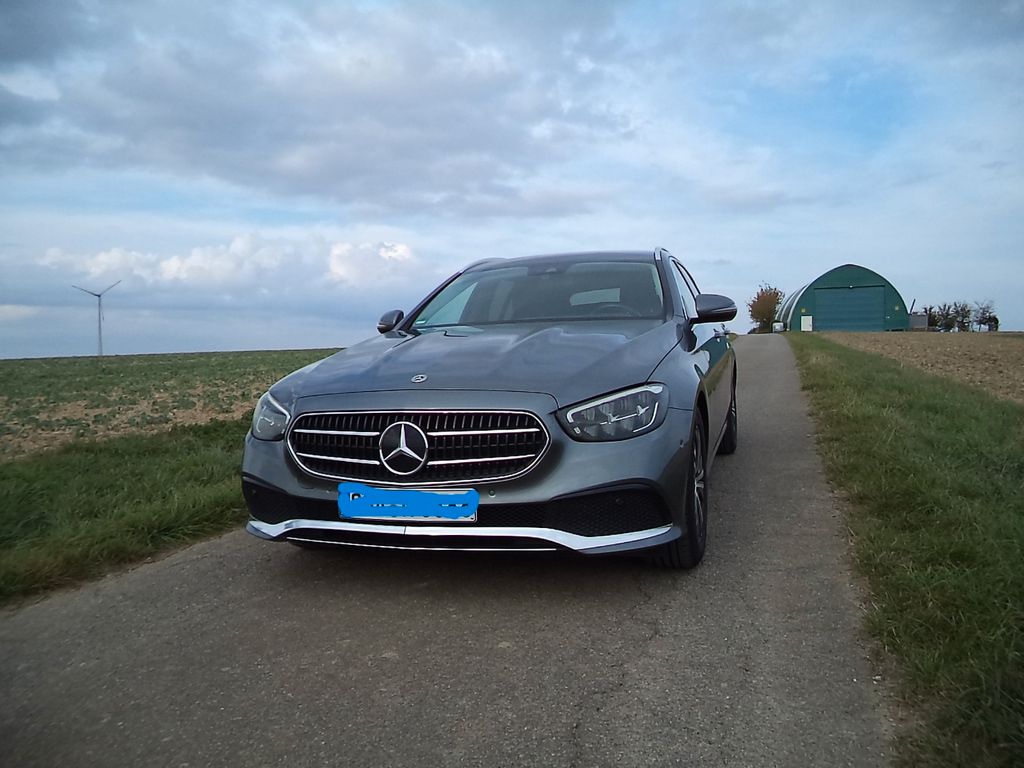 Image of Mercedes-Benz E 220