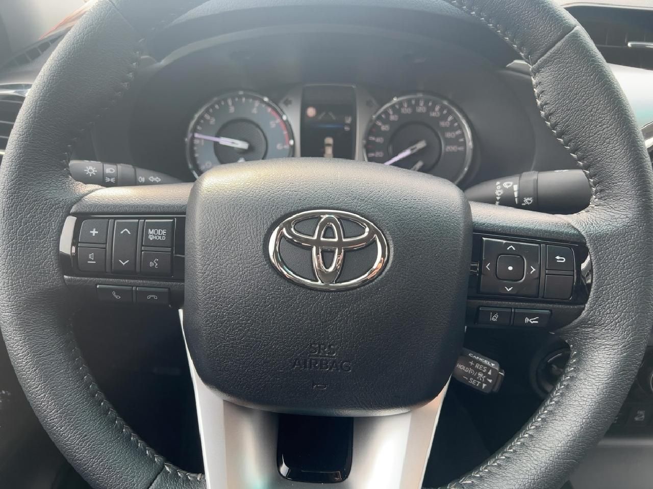 Fahrzeugabbildung Toyota Hilux Double Cab 2,8 Comfort 4x4 inkl. AHK