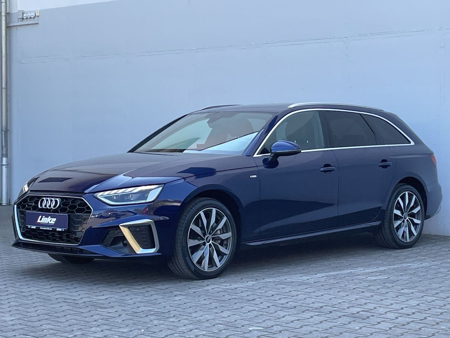 A4 40 TFSI Avant S line quattro Matrix/AHK/Pano/