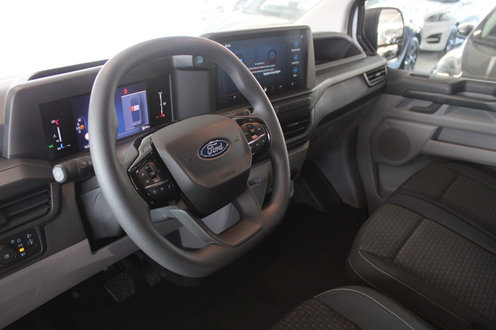 Fahrzeugabbildung Ford Transit Custom L1 TREND AWD Automatik Kasten