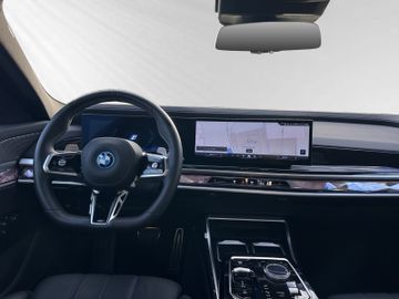 BMW 750 - 11