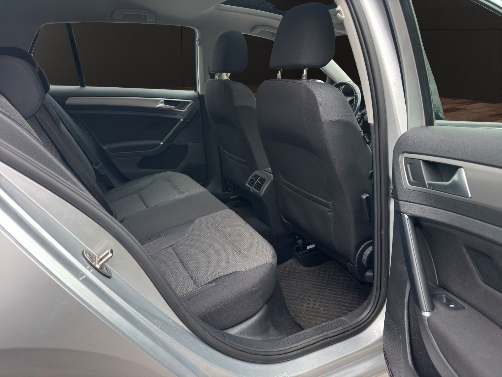 Fahrzeugabbildung Volkswagen Golf VII  Comfortline BMT Navi/Panorama/2X PDC /