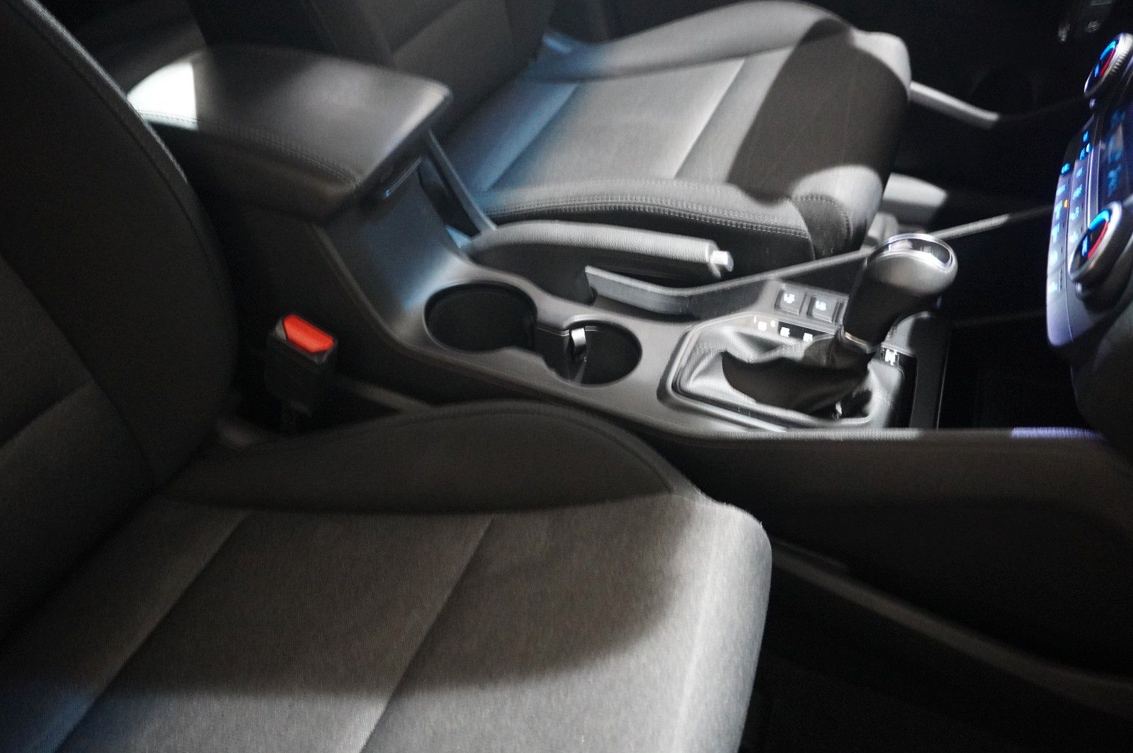 Fahrzeugabbildung Hyundai Tucson 1.6 T-GDI TREND AUTO. NAVI/LED/KAMERA/SHZ