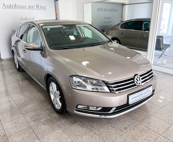 Volkswagen Passat Lim. Highline Automatik Leder Navi PDC !! — Bild 1