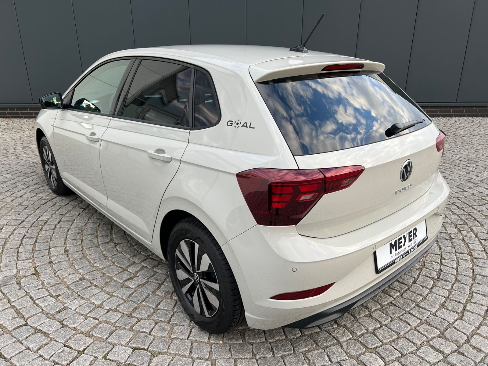 Fahrzeugabbildung Volkswagen Polo GOAL 1.0 TSI DSG *LED, App-Connect, 17'-LM*