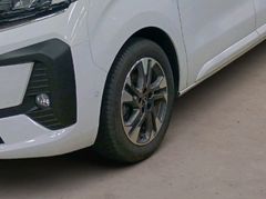Fahrzeugabbildung Opel Zafira Life Tourer L 2.0D AT8 Modelljahr 2024