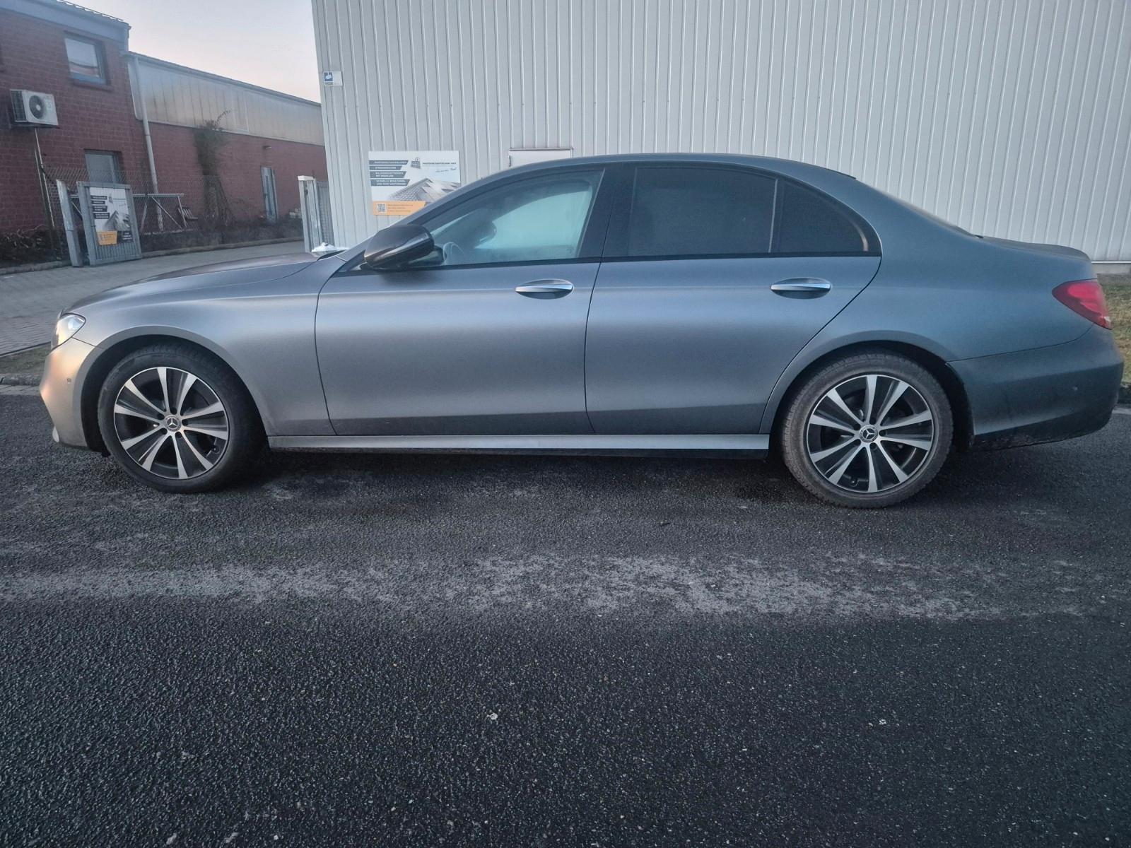 Mercedes-Benz E 220 E Limousine 4Matic AMG Widescreen