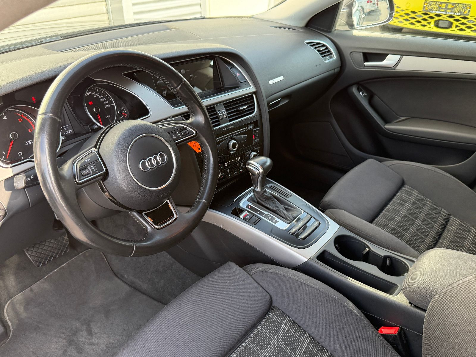 Fahrzeugabbildung Audi A5 Sportback 2.0 TDI Aut Bi-Xenon Sportsitze Kam