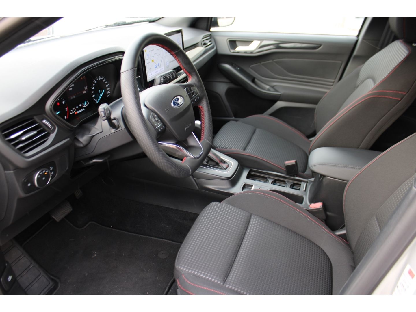 Fahrzeugabbildung Ford Focus Turnier ST-Line ACC LED TWA Navi DAB GJR R